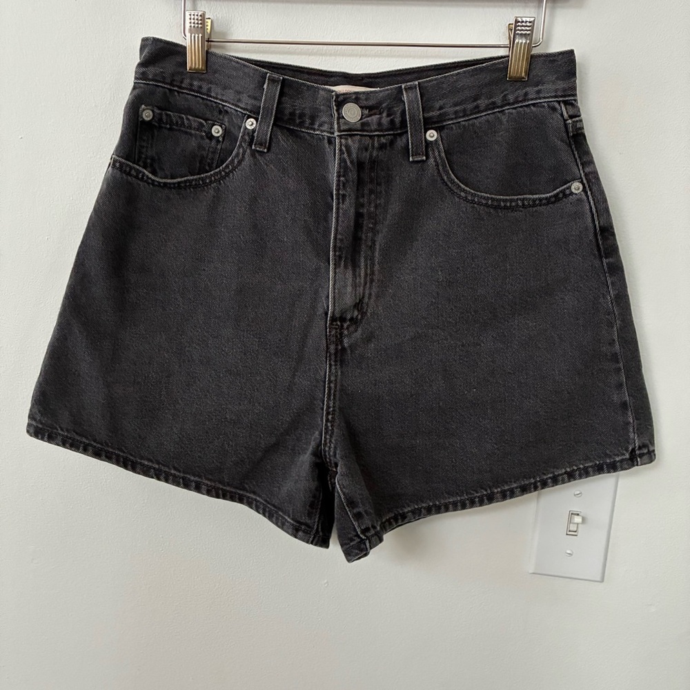 Levi’s High Loose Denim Shorts in Legit - Picture 9 of 14